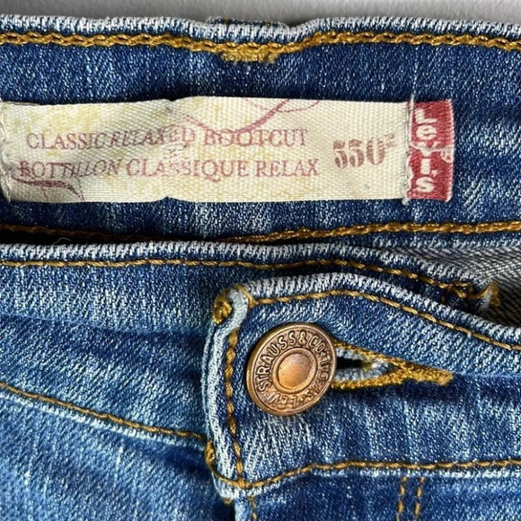 LEVIS Vintage 550 Classic Relaxed Bootcut Jeans Blue Mid Wash Mid-rise Size 6 - Picture 6 of 10
